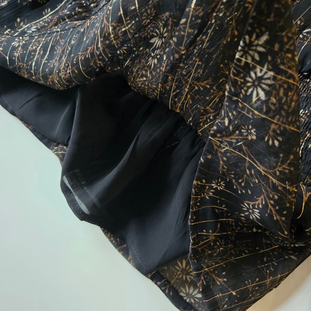 NSR Cropped Fitted Shimmery Top - Picture 10 of 13